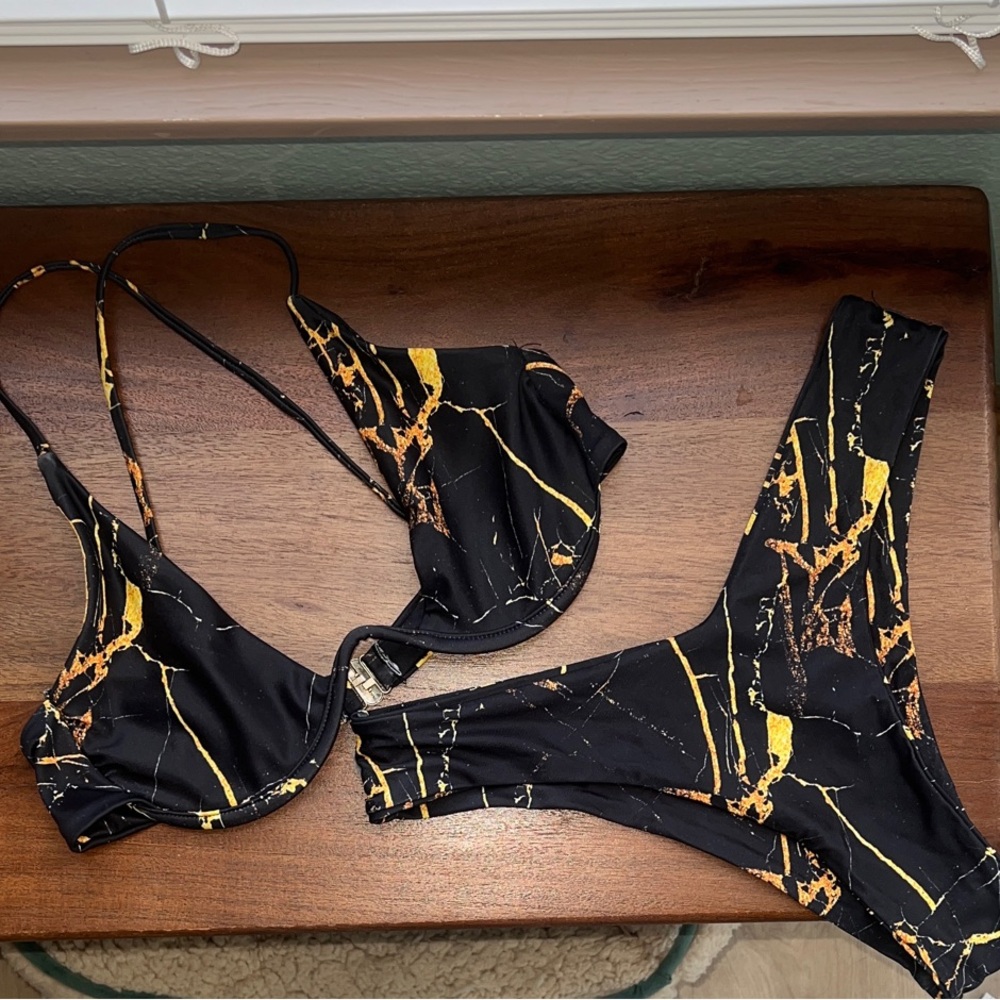 Black and Gold Marble Bikini Set V bottoms